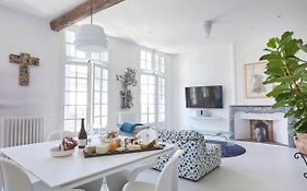 Beautiful Art Lovers Apartment